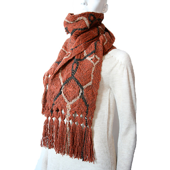 BEATRIX ARTISANS-MADE PURE CASHMERE MACRAME&#39; SCARF IN RUST COCOA BEIGE